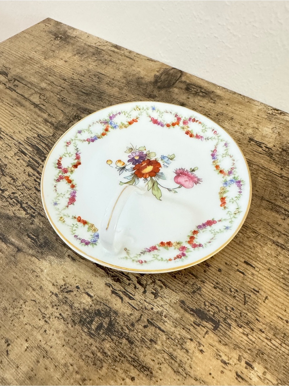 Aria White Handled Floral Serving Plate with Gold Trim - Picture 6 of 8